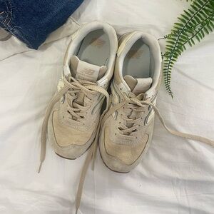 New Balance 574 Sneakers – Women’s 8